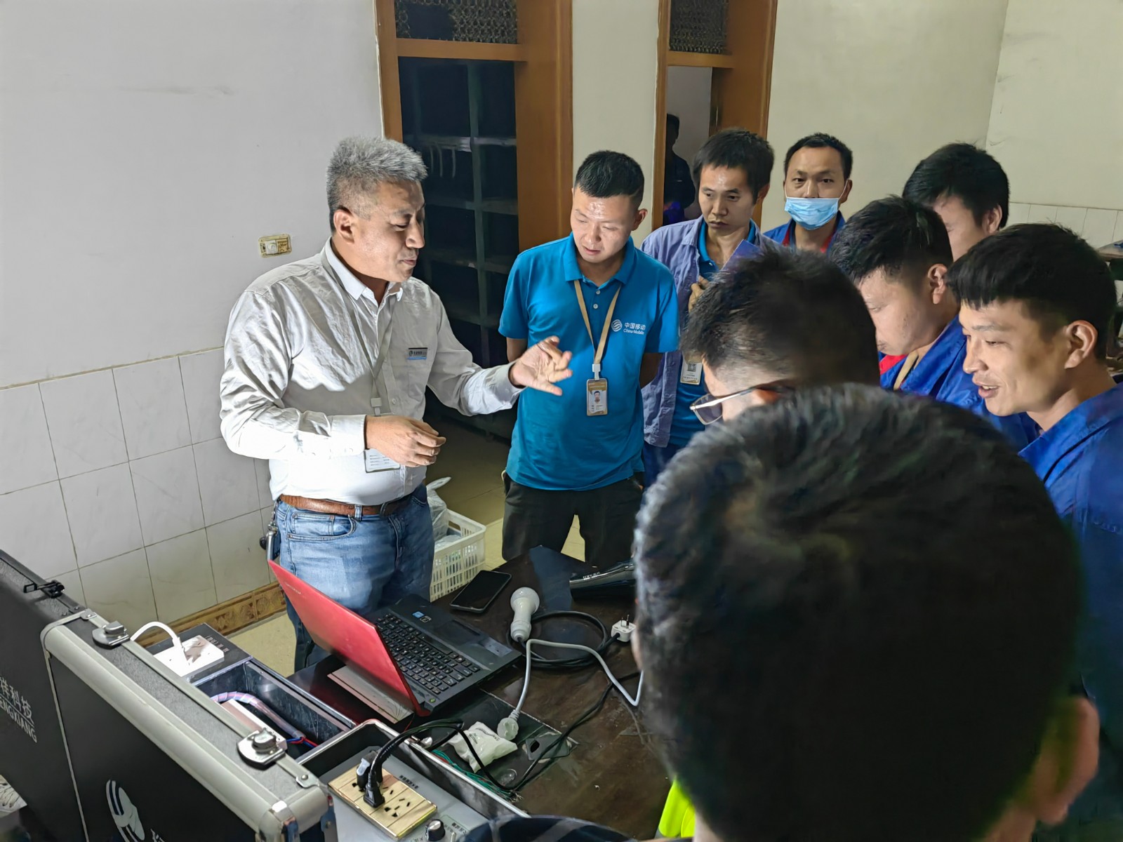 开云app登录入口科技为中移铁通有限公司进行安全用电培训
