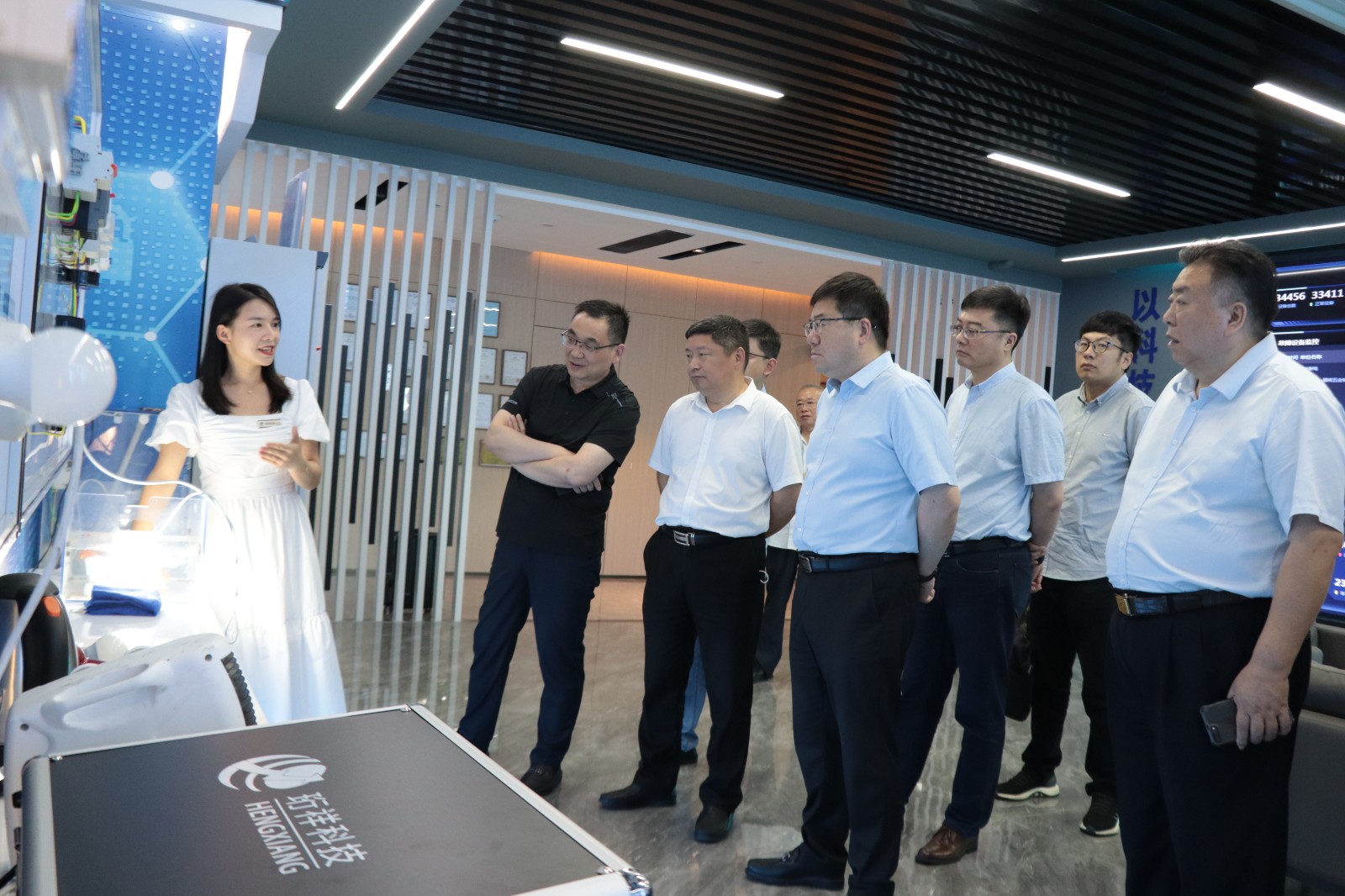 亳州市领导薛副市长一行莅临开云app登录入口科技指导工作