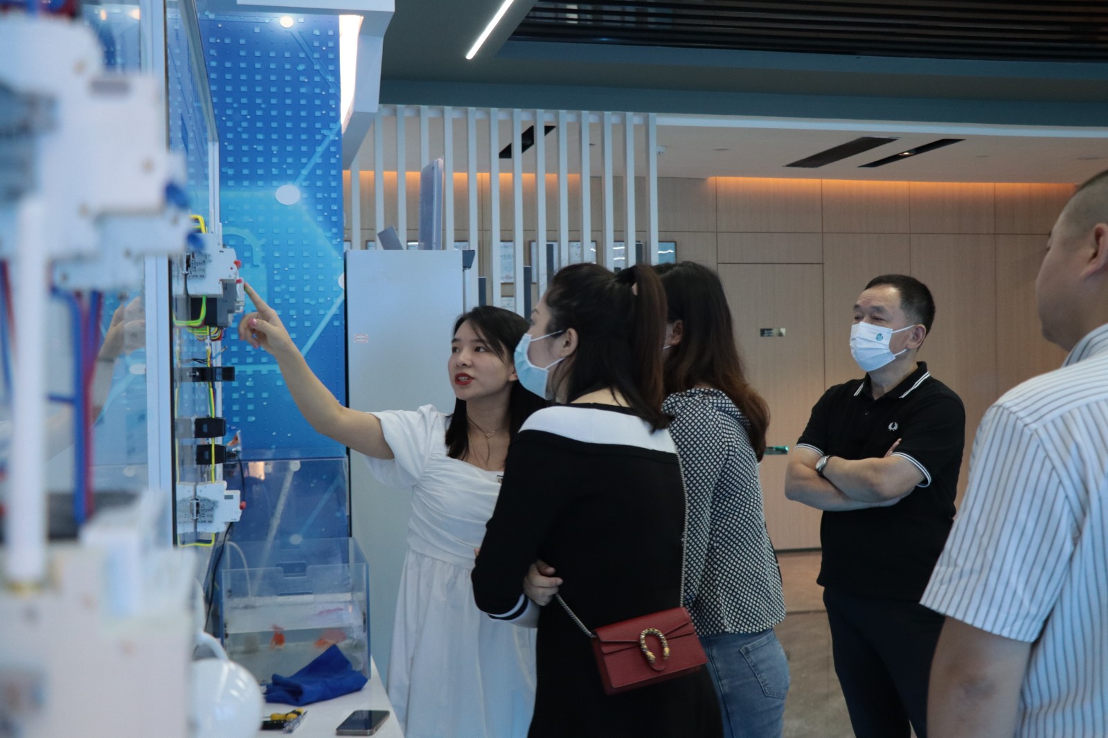 深圳市益阳商会一行莅临开云app登录入口科技指导交流